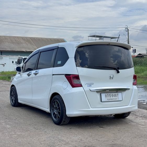 Honda Freed 2013 1.5 EL Utility-car เบนซิน ไม่ติดแก๊ส เกียร์อัตโนมัติ ขาว รูปที่ 2