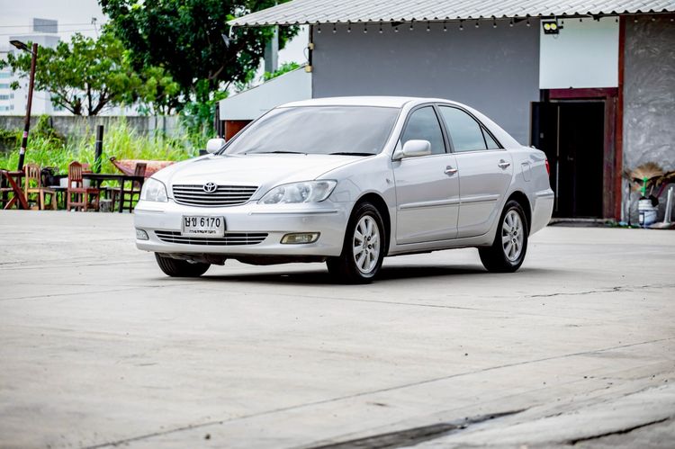 รถ Toyota Camry 2.4 Q สี เทา