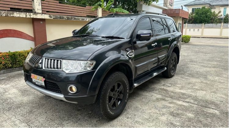 รถ Mitsubishi Pajero Sport 3.2 GT 4WD สี ดำ