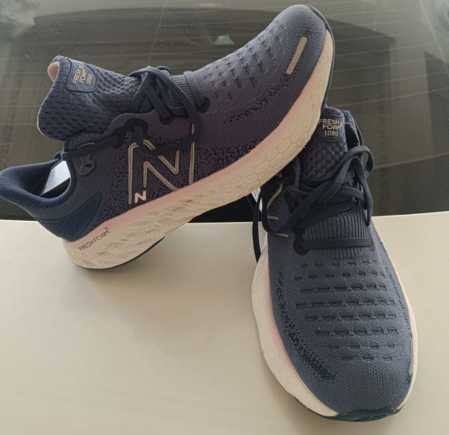ขายถูก New Balance 1080 size 44-280cm ของแท้ สภาพสวย นุ่มแน่น เบาสบาย