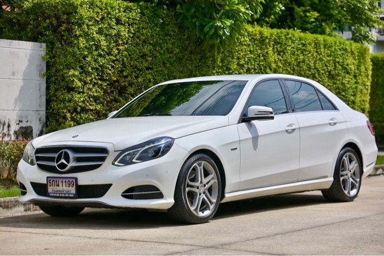 รถ Mercedes-Benz E-Class E200 สี ขาว