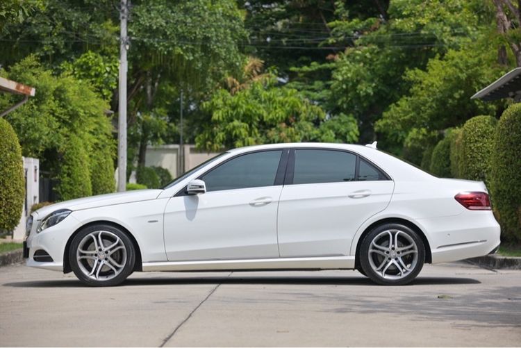 Mercedes-Benz E-Class 2015 E200 Sedan เบนซิน ไม่ติดแก๊ส เกียร์อัตโนมัติ ขาว รูปที่ 2