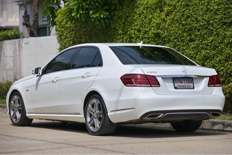 Mercedes-Benz E-Class 2015 E200 Sedan เบนซิน ไม่ติดแก๊ส เกียร์อัตโนมัติ ขาว รูปที่ 3