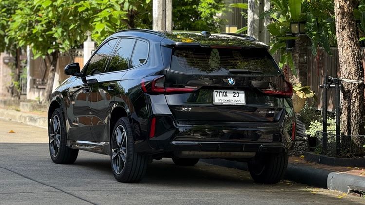 BMW X1 2023 2.0 sDrive20i M Sport Utility-car เบนซิน ไม่ติดแก๊ส เกียร์อัตโนมัติ ดำ รูปที่ 4