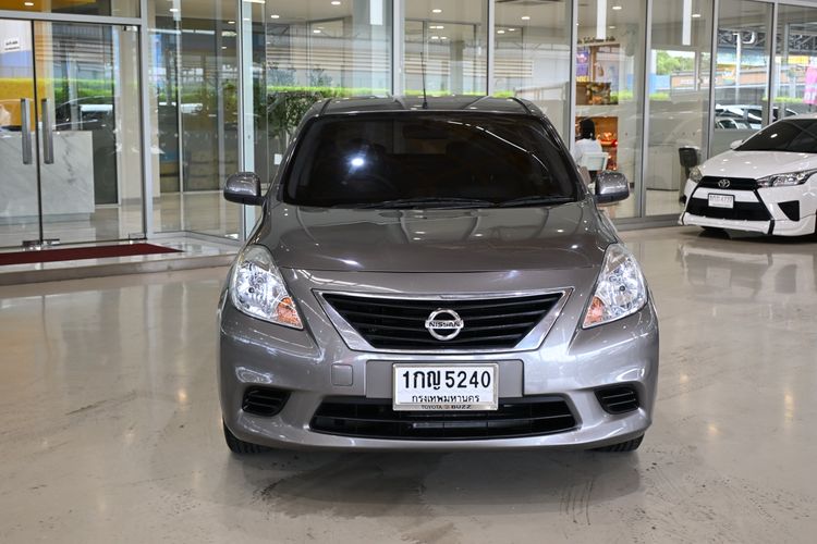 รถ Nissan Almera 1.2 ES สี น้ำตาล