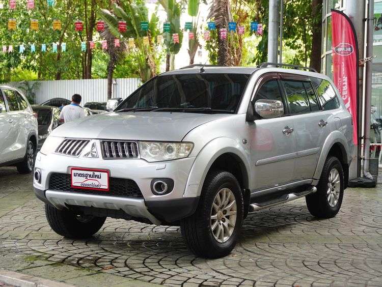 รถ Mitsubishi Pajero Sport 2.5 GT 4WD สี บรอนซ์เงิน