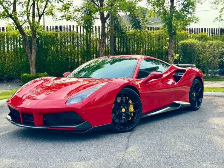 รถ Ferrari 488 GTB 3.9 สี แดง