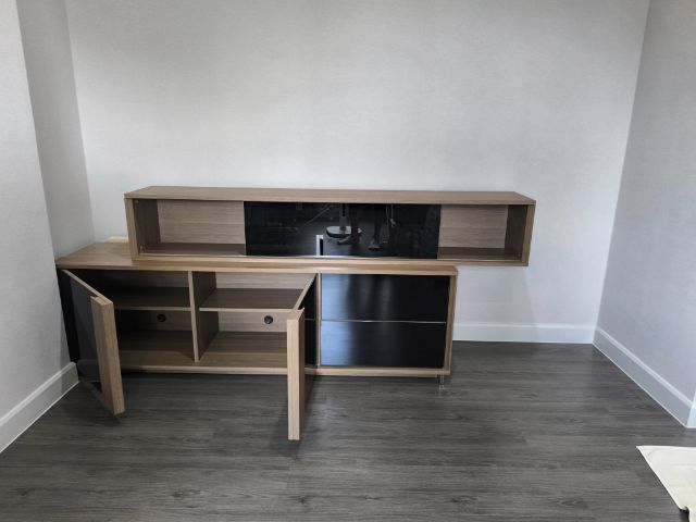 ส่งต่อชั้นวางT.V.และ ตู้ลอยติดผนัง ของ SB.Furniture