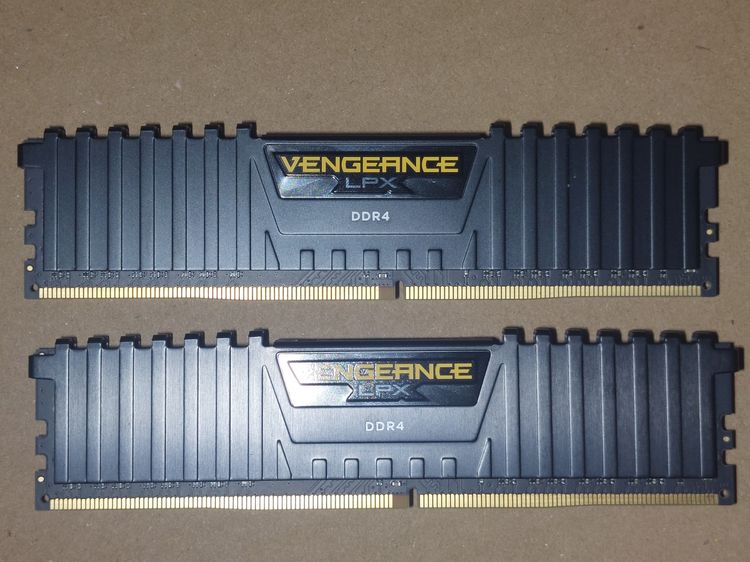 อื่นๆ แรม RAM Corsair Vengeance LPX DDR4 16GB (8GBx2) Bus 2666 มือสอง สภาพดี มีประกัน LT