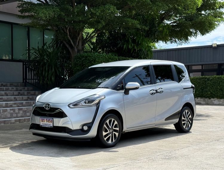 Toyota Sienta 2022 1.5 V Utility-car เบนซิน ไม่ติดแก๊ส เกียร์อัตโนมัติ บรอนซ์เงิน รูปที่ 4