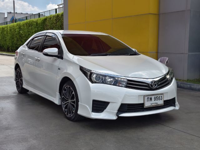 รถ Toyota Altis 1.8 Esport สี ขาว