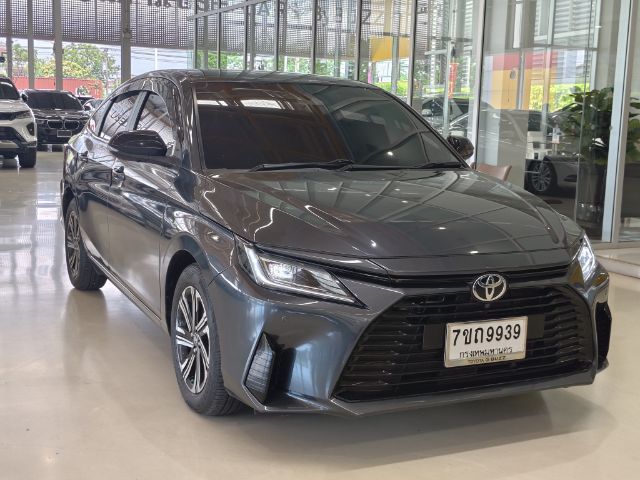 รถ Toyota Yaris ATIV 1.2 Premium Luxury สี เทา