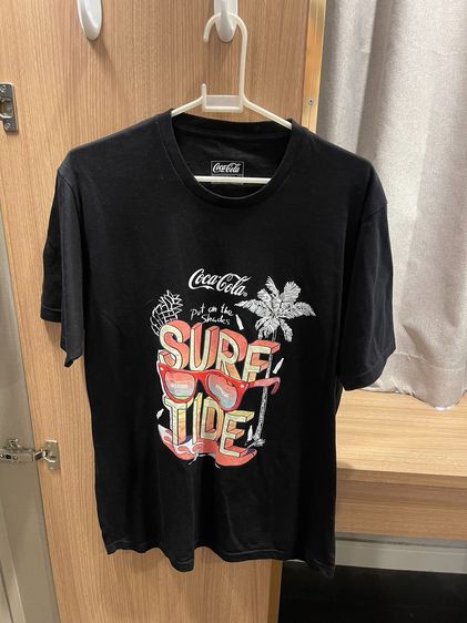อื่นๆ เสื้อทีเชิ้ต ดำ แขนสั้น Coca-Cola “SURF TIDE” Tee 🌴