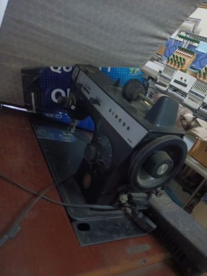 ขายขาจักรโต๊ะพร้อมจักรเก่า  4  ตัว  ตัวละ2000 บาท รูปที่ 3