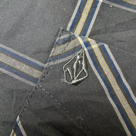 เสื้อเชิ้ต​ Volcom Skateboard Size S รูปที่ 5
