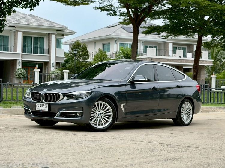 รถ BMW Series 3 320d สี เทา
