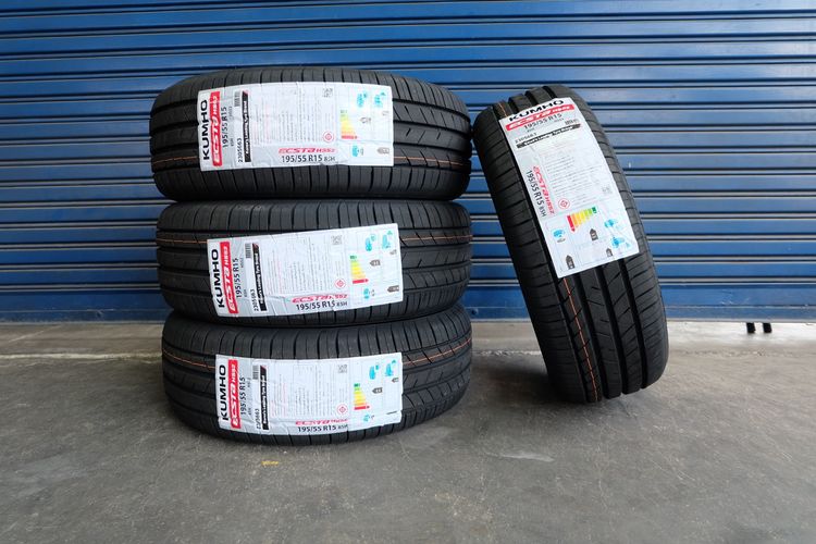 🐳ยางใหม่ Kumho รุ่น Ecsta HS52 ขนาด 195 55R15 ปี26