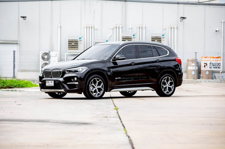 BMW X1 2017 2.0 sDrive18i xLine Sedan ดีเซล เกียร์อัตโนมัติ ดำ รูปที่ 3