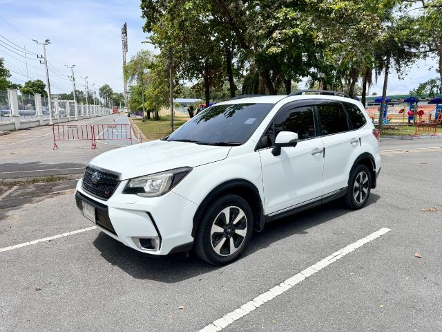 รถ Subaru Forester 2.0 i-P 4WD สี ขาว