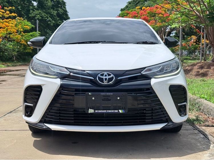 รถ Toyota Yaris ATIV 1.2 Sport สี ขาว
