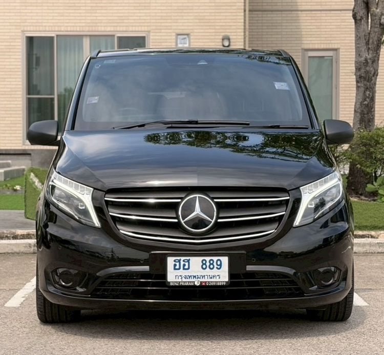 Mercedes-Benz V-Class 2023 Vito Van ดีเซล เกียร์อัตโนมัติ ดำ รูปที่ 2
