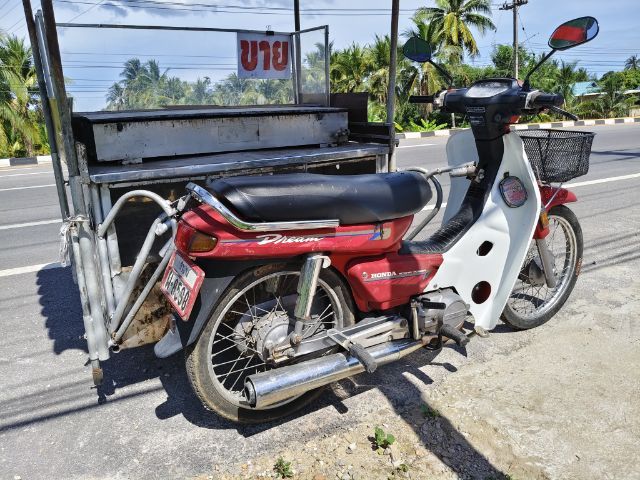 Honda Dream 2009 รถมอเตอร์ไซค์พ่วงข้างร้านขนมโตเกียว
