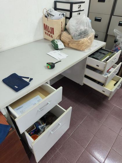 โต๊ะทำงาน75x75x150cm.