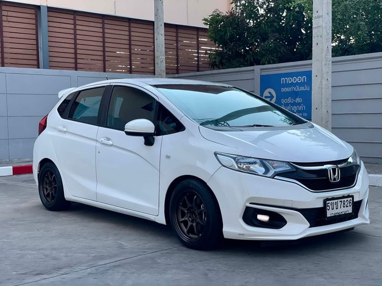 Honda Jazz 2019 1.5 V i-VTEC Sedan เบนซิน ไม่ติดแก๊ส เกียร์อัตโนมัติ ขาว รูปที่ 4