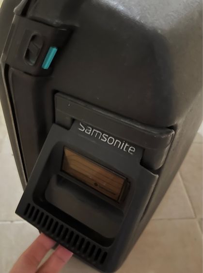 ไม้ตีกอล์ฟ แบรนด์Wilsonและกระเป๋าเดินทางSamsonite รูปที่ 9