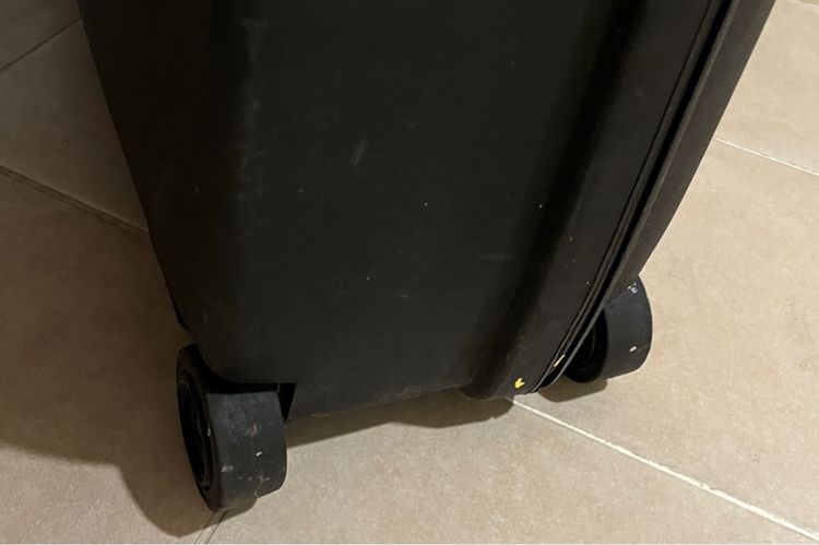 ไม้ตีกอล์ฟ แบรนด์Wilsonและกระเป๋าเดินทางSamsonite รูปที่ 15