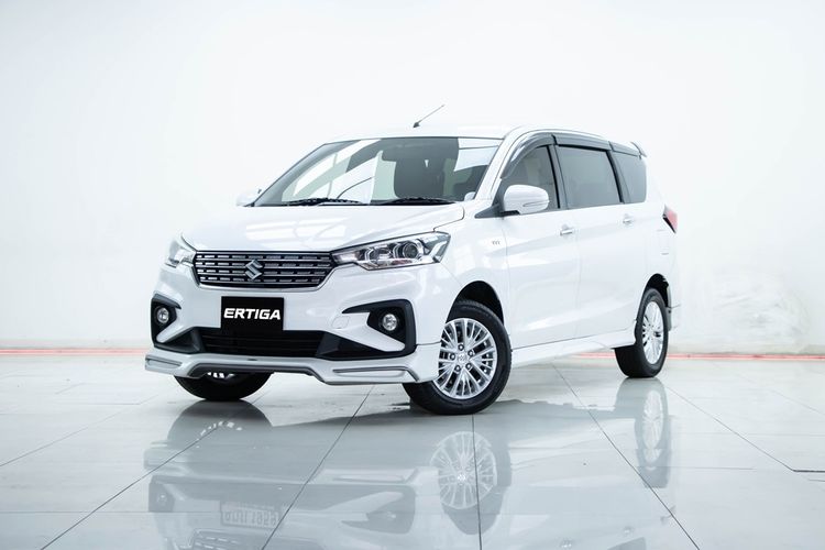 รถ Suzuki Ertiga 1.5 GX สี ขาว