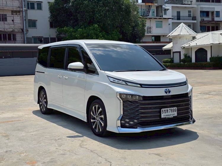 Toyota Voxy 2024 1.8 ZS ไฮบริด เกียร์อัตโนมัติ ขาว รูปที่ 3