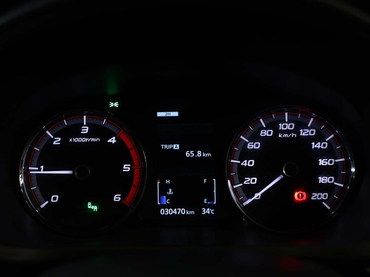 Mitsubishi Triton 2019 2.4 GT Premium 4WD Pickup ดีเซล ไม่ติดแก๊ส เกียร์ธรรมดา ขาว รูปที่ 4