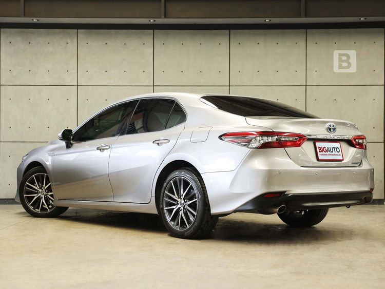 Toyota Camry 2022 2.5 HEV Premium Sedan ไฮบริด ไม่ติดแก๊ส เกียร์อัตโนมัติ เทา รูปที่ 4