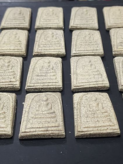 พระสมเด็จวัดระฆังเนื้อสวย 20 องค์ พ.ศ.2409 รูปที่ 11