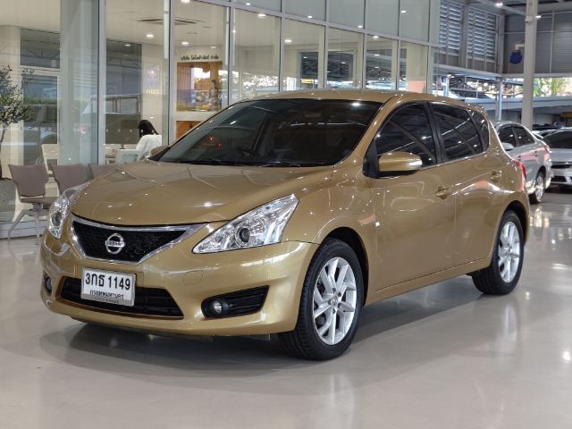 รถ Nissan Pulsar 1.8 V สี น้ำตาล