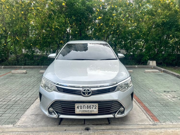 รถ Toyota Camry 2.0 G สี บรอนซ์เงิน