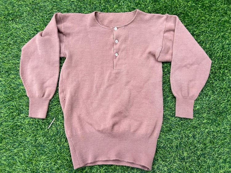     เสื้อ Henley 3 กระดุม