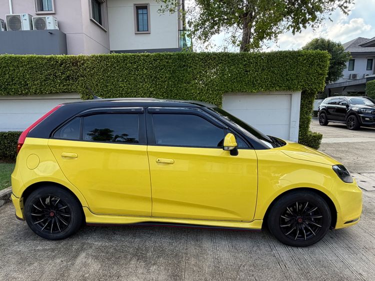 MG MG3 2015 1.5 C Sedan เบนซิน เกียร์อัตโนมัติ เหลือง รูปที่ 4