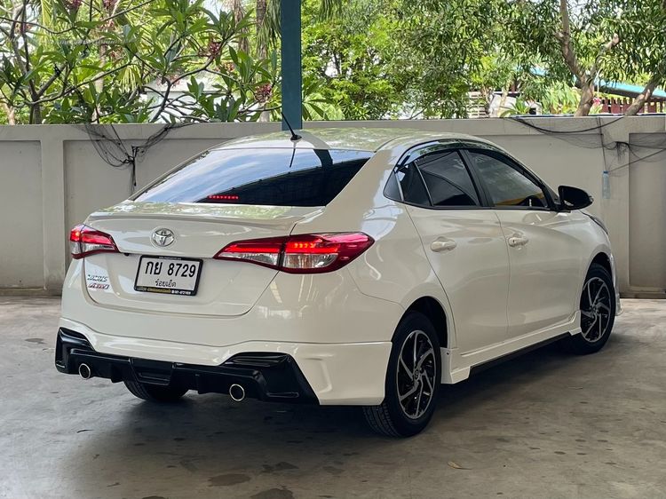 Toyota Yaris ATIV 2021 1.2 Sport Sedan เบนซิน ไม่ติดแก๊ส เกียร์อัตโนมัติ ขาว รูปที่ 2