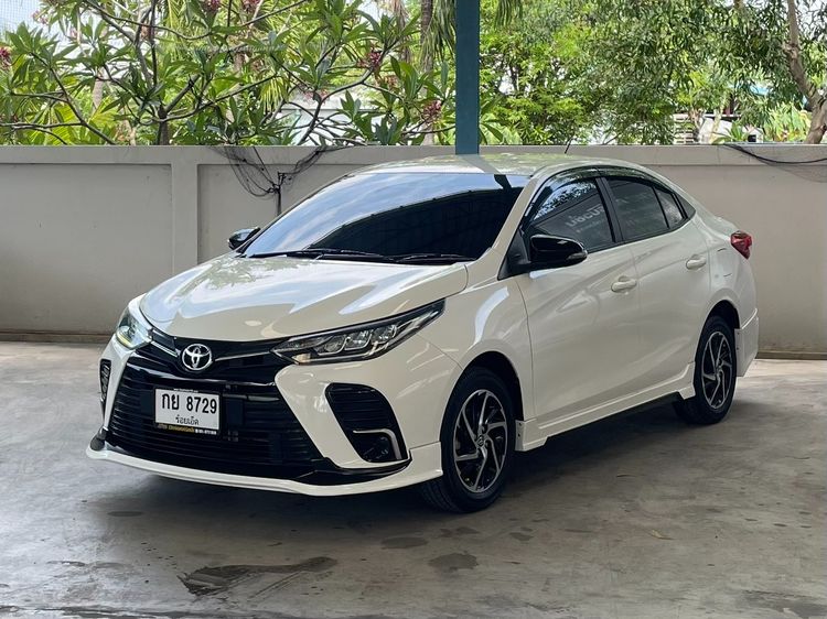 รถ Toyota Yaris ATIV 1.2 Sport สี ขาว