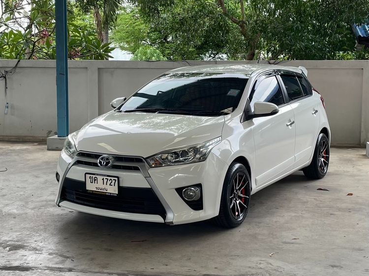 รถ Toyota Yaris 1.2 G สี ขาว