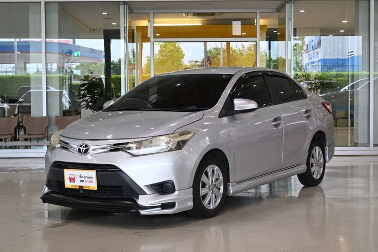 รถ Toyota Vios 1.5 E สี บรอนซ์เงิน