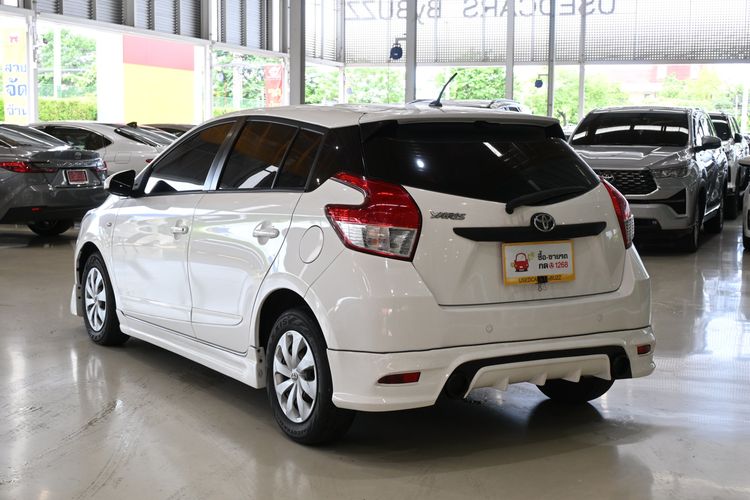Toyota Yaris 2014 1.5 J Sedan เบนซิน ไม่ติดแก๊ส เกียร์อัตโนมัติ ขาว รูปที่ 4