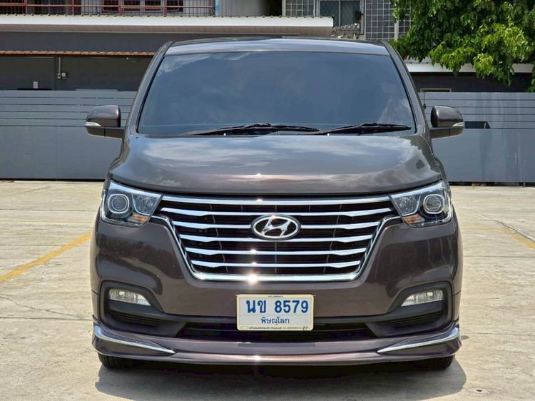 รถ Hyundai H-1  2.5 Elite สี น้ำตาล