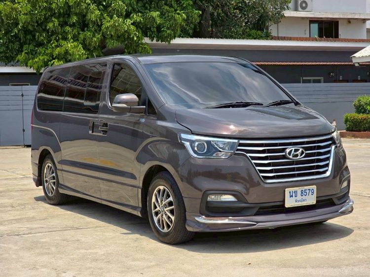 Hyundai H-1  2019 2.5 Elite ดีเซล เกียร์อัตโนมัติ น้ำตาล รูปที่ 3