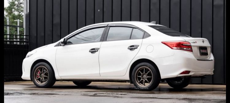 Toyota Vios 2020 1.5 E Sedan เบนซิน ไม่ติดแก๊ส เกียร์อัตโนมัติ ขาว รูปที่ 2