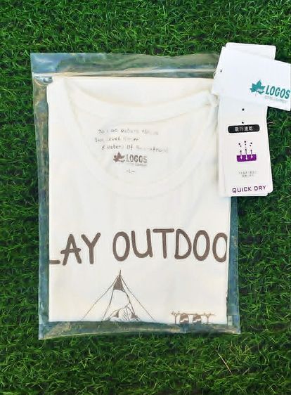 เสื้อยืดสีขาว แบรนด์ LOGOS ( PLAY OUTDOOR )  ลายกราฟิกแคมป์ปิ้ง. size L รูปที่ 6