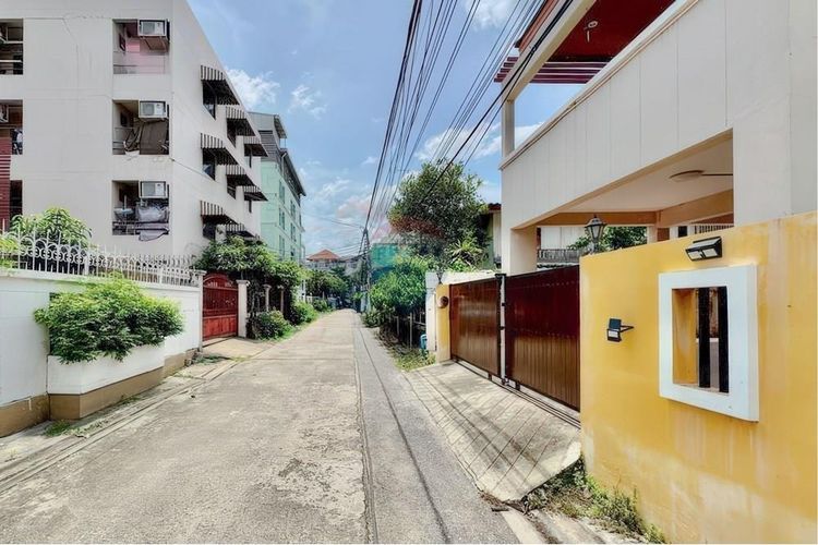 ขายด่วน บ้านเก่า ทำเลทอง ใจกลางสุขุมวิท 71 ราคาปรับลง เหลือ 12.9 ล้านบาท  รูปที่ 3