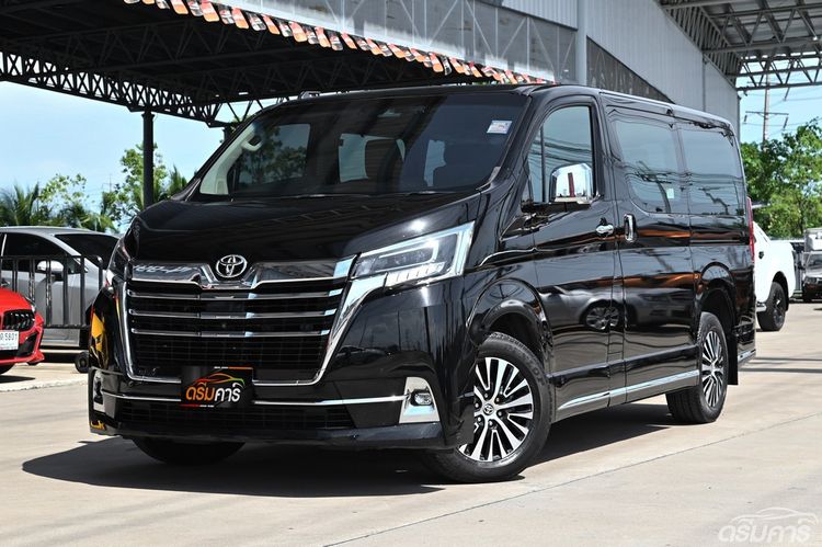 รถ Toyota Majesty 2.8 Grande สี ดำ